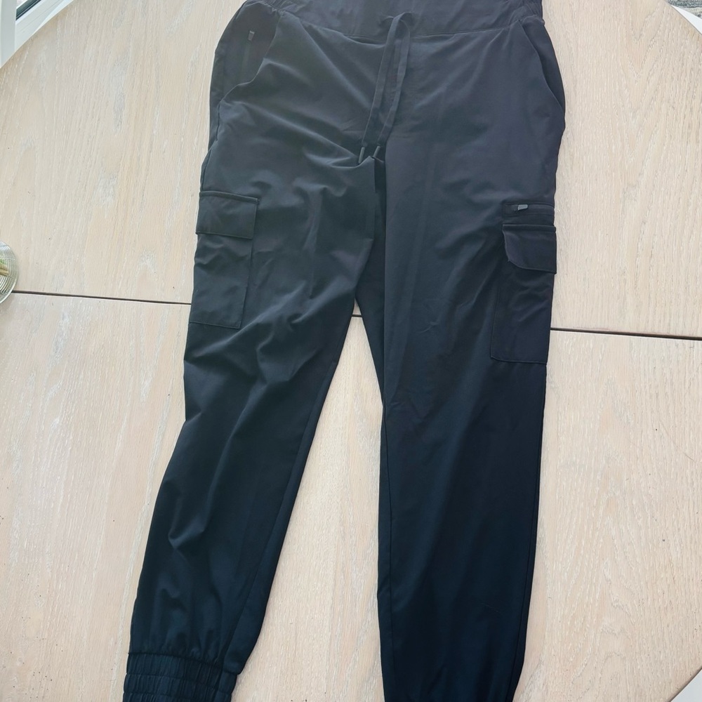 All in Motion Mid-rise Cargo Jogger Pants